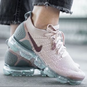 BRAND NEW: Women Nike air vapor max flyknit 2.